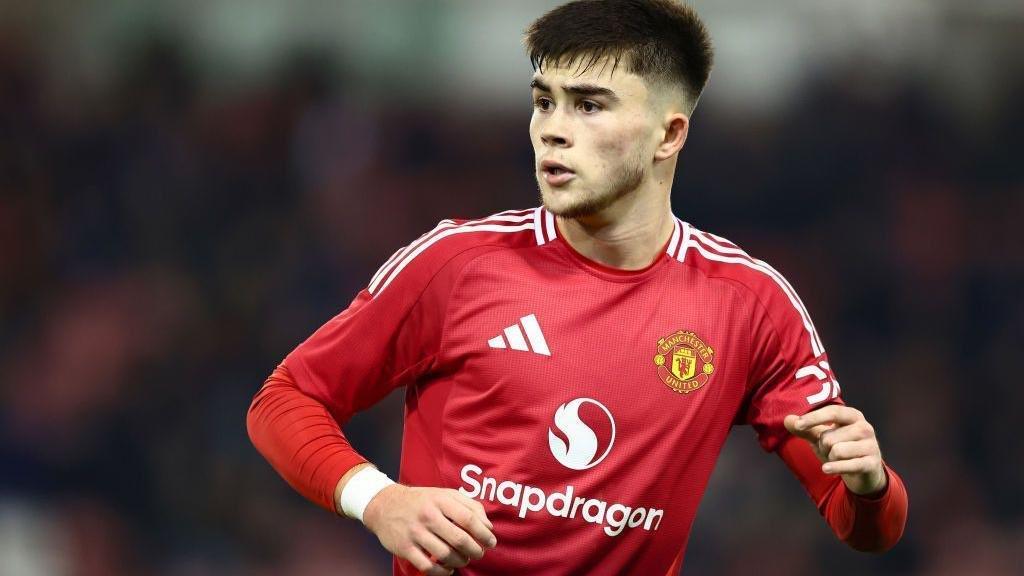 开云APP-罗马诺:曼联18岁后卫哈里-阿马斯将租借加盟诺维奇