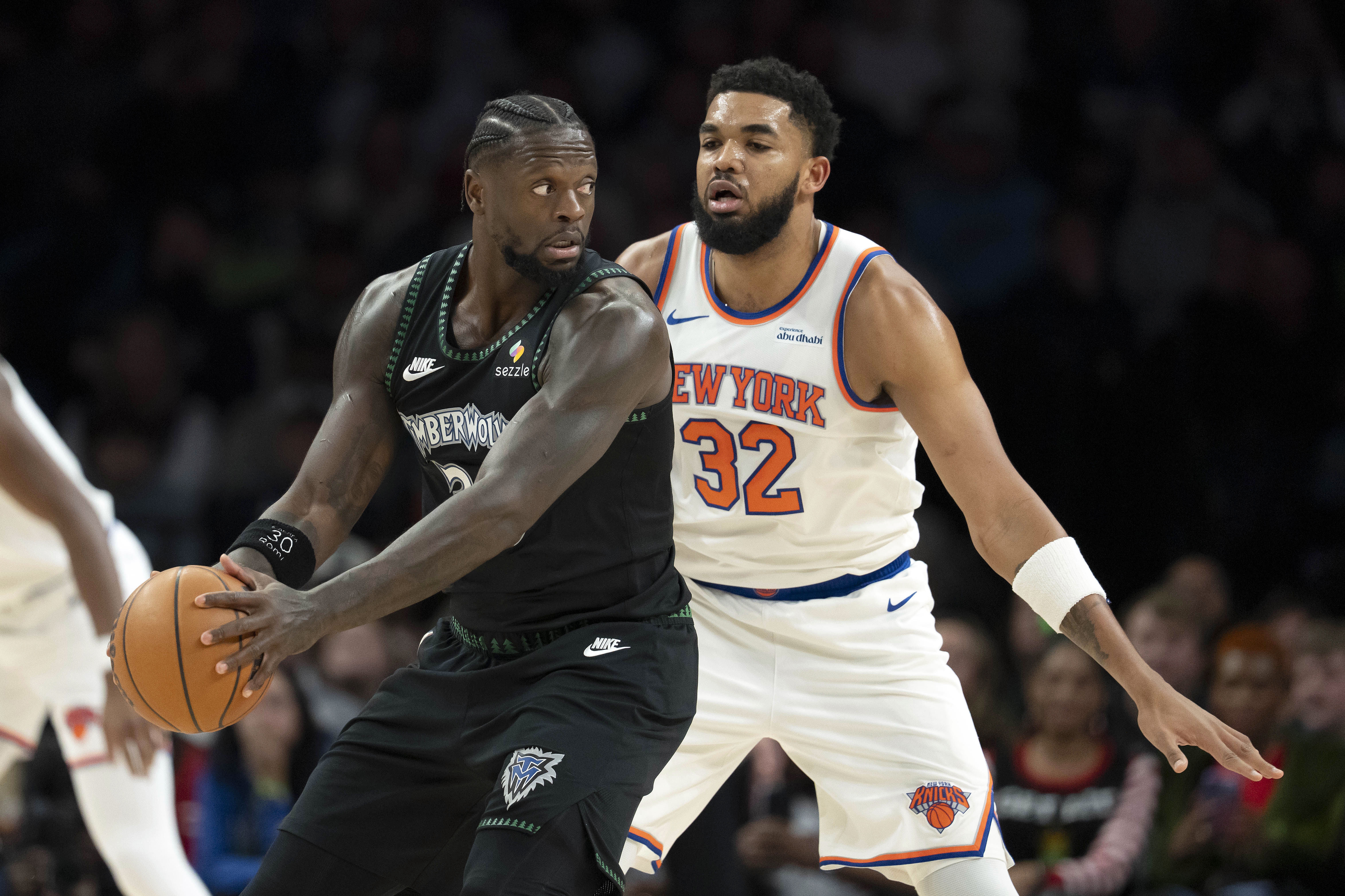 开云下载-Lowe:唐斯&兰德尔的交易森林狼赢了 兰德尔表现更好工资只要一半